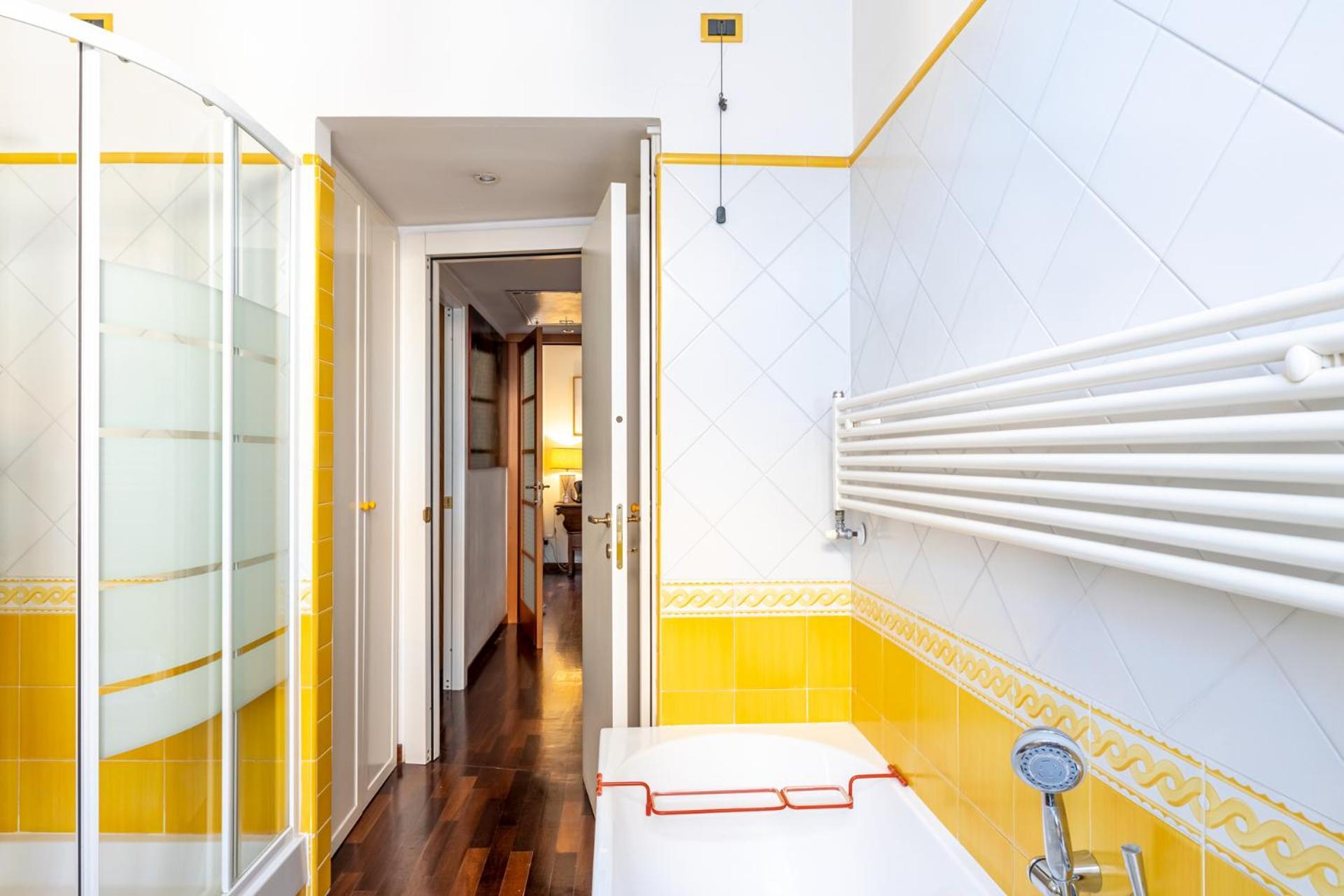 Apartamento New Trastevere Home: Big, Elegant, Comfy
